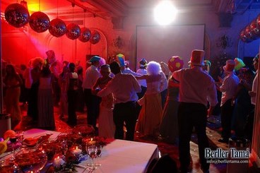 Baile y fiesta en el Salón Monet del Palacio San Miguel